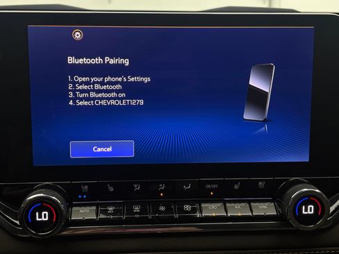 Used 2025 Chevrolet Colorado ZR2 w/ Technology Package AWD/4WD image 24
