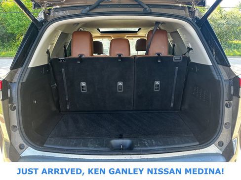 Certified 2024 Nissan Pathfinder Platinum w/ Cargo Package AWD/4WD image 17