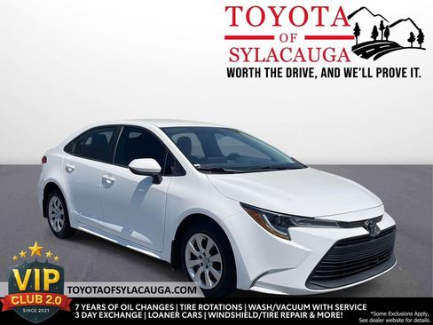 Used 2026 Toyota Corolla LE FWD image 1