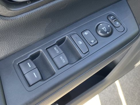 Used 2025 Honda CR-V Sport image 17