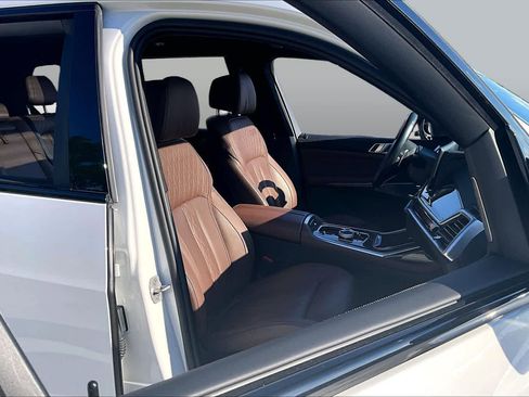 Used 2025 BMW X7 M60i w/ Executive Package AWD/4WD image 9