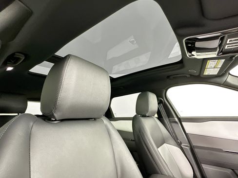 Certified 2026 Land Rover Range Rover Velar S AWD/4WD image 20