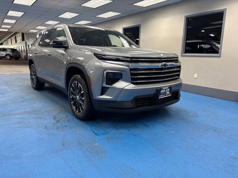 New 2026 Chevrolet Traverse LT FWD image 1