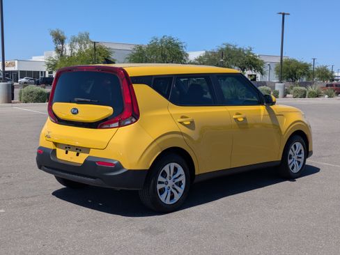 Used 2020 Kia Soul LX FWD image 5