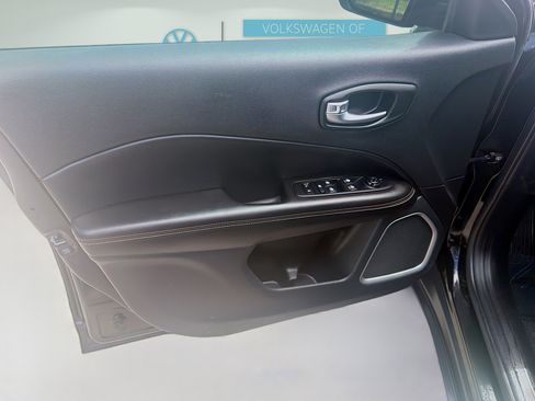 Used 2020 Jeep Compass Latitude FWD image 19