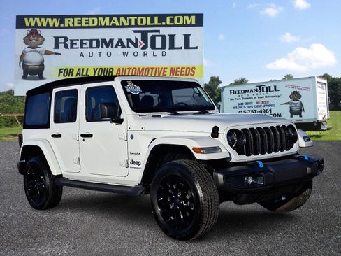 Used 2024 Jeep Wrangler Unlimited Sahara AWD/4WD image 1