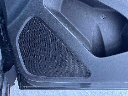 Used 2020 Chevrolet Equinox LT image 29