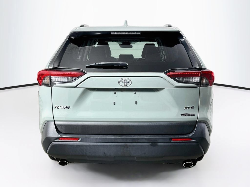 Used 2023 Toyota RAV4 XLE Premium FWD image 14