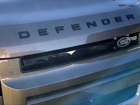 Used 2023 Land Rover Defender 110 S image 30