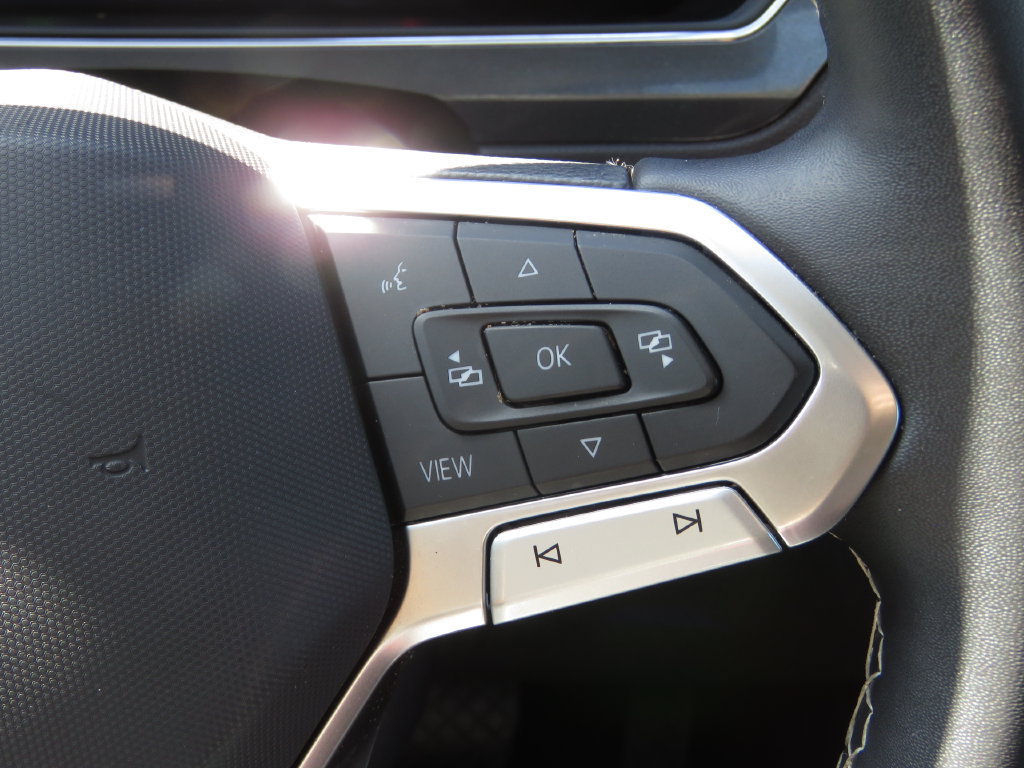 Used 2023 Volkswagen Tiguan SE AWD/4WD image 22