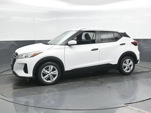 Used 2021 Nissan Kicks S FWD image 8