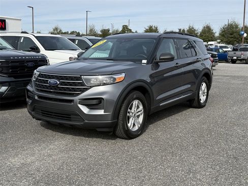 Used 2024 Ford Explorer XLT image 9