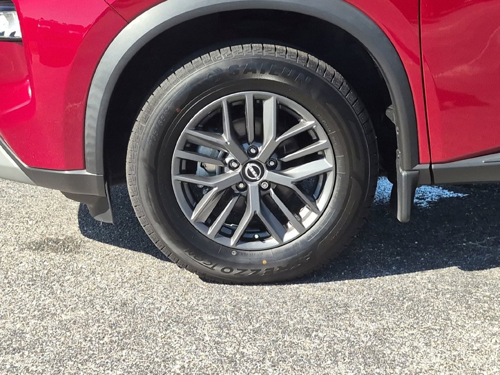 Used 2023 Nissan Rogue S FWD image 11