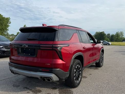 Used 2024 Chevrolet Traverse Z71 w/ Enhanced Driving Package AWD/4WD image 9