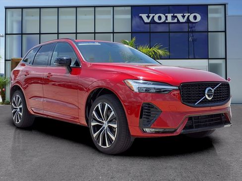 Certified 2024 Volvo XC60 B5 Plus AWD/4WD image 1