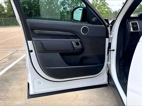 Used 2019 Land Rover Discovery HSE image 20