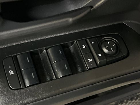 Used 2025 Toyota 4Runner SR5 image 12