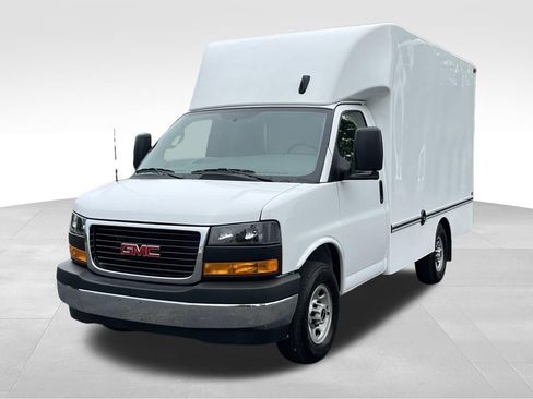Used 2025 GMC Savana 3500 w/ Power Convenience Package RWD image 7