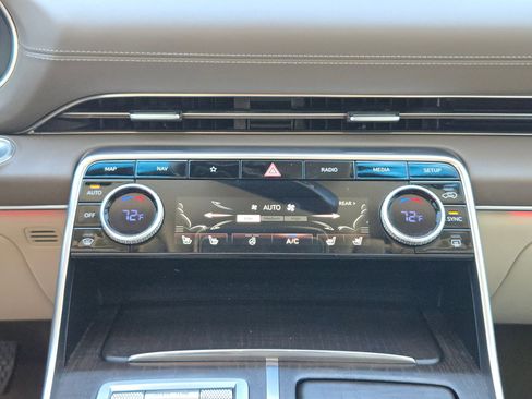 Used 2023 Genesis GV80 2.5T w/ Advanced Package image 18