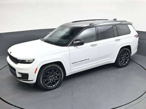 Used 2025 Jeep Grand Cherokee L Summit AWD/4WD image 30