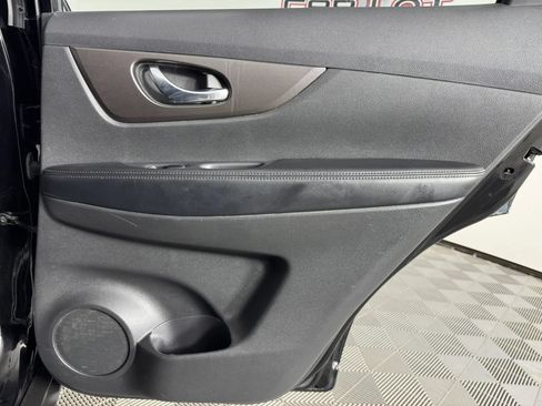 Used 2014 Nissan Rogue S AWD/4WD image 38
