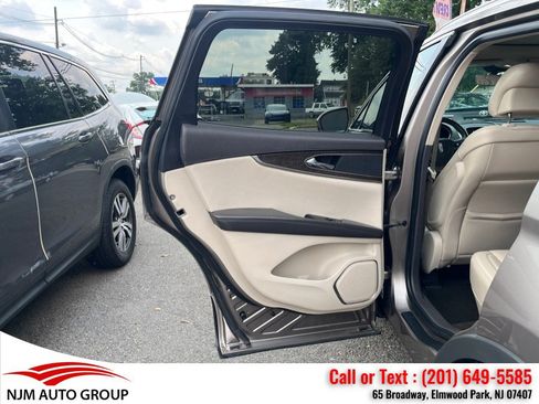 Used 2019 Lincoln Nautilus Select AWD/4WD image 32