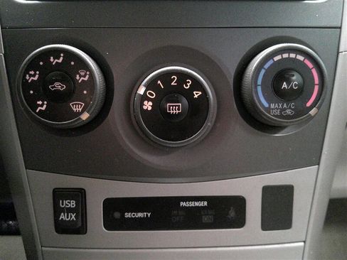 Used 2013 Toyota Corolla LE image 13