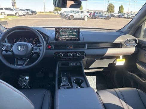 New 2025 Honda Pilot TrailSport image 13