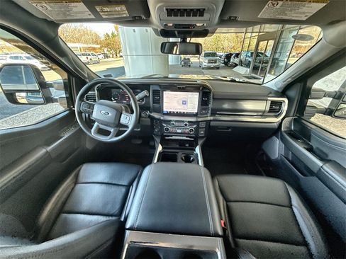 Used 2025 Ford F250 Lariat image 19