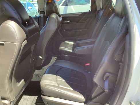 Used 2015 Chevrolet Traverse LTZ AWD/4WD image 35