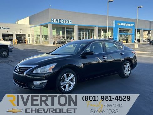 Used 2015 Nissan Altima 2.5 SV image 1