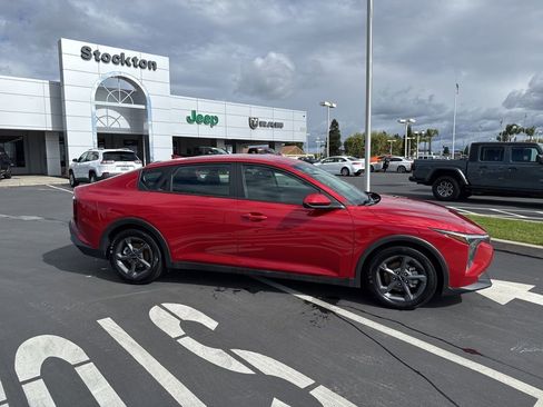 Used 2025 Kia K4 LXS image 3