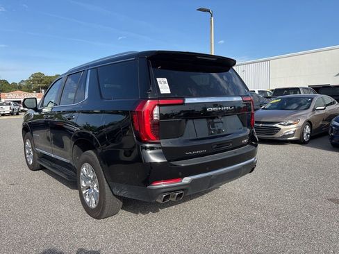 Used 2025 GMC Yukon Denali RWD image 3