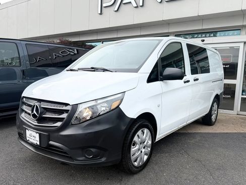 Used 2017 Mercedes-Benz Metris image 3