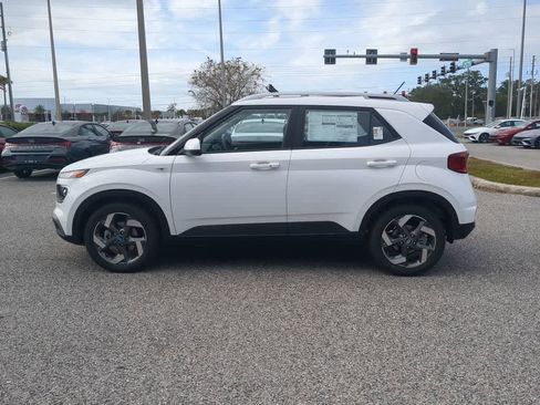 New 2026 Hyundai Venue SEL image 3