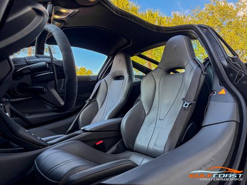 Used 2018 McLaren 720S Luxury image 26