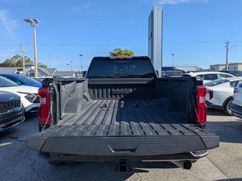 Used 2024 Chevrolet Silverado 3500 High Country image 11