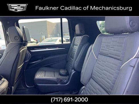 Certified 2026 Cadillac Escalade ESV Platinum Sport w/ LPO, ONYX Package AWD/4WD image 18