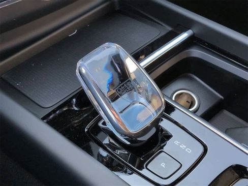 New 2026 Volvo XC60 B5 Plus w/ Protection Package Premier image 32