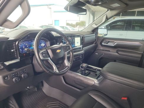 Used 2025 Chevrolet Silverado 1500 LTZ w/ LTZ Premium Package AWD/4WD image 16