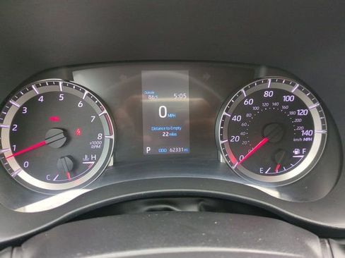 Used 2022 Toyota Highlander LE FWD image 28
