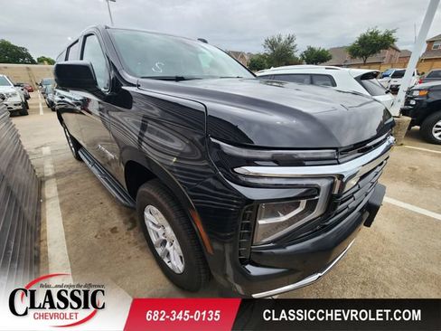Used 2025 Chevrolet Suburban LS RWD image 1