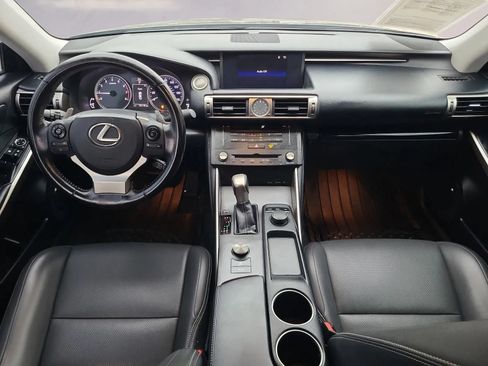 Used 2016 Lexus IS 200t RWD image 17