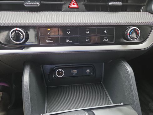 Used 2025 Kia Sportage LX image 20