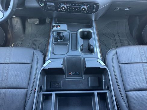 Used 2024 Chevrolet Silverado 1500 High Country w/ High Country Premium Package image 13