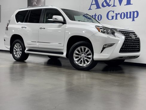 Used 2017 Lexus GX 460 AWD/4WD image 2