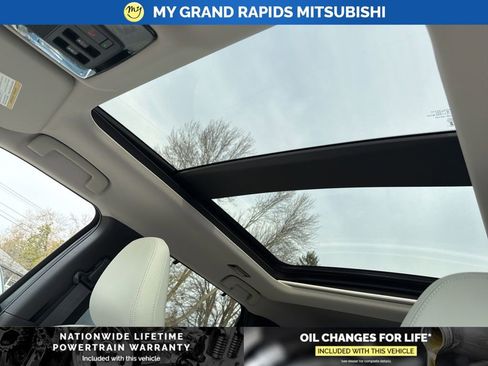 New 2026 Mitsubishi Outlander SEL image 22