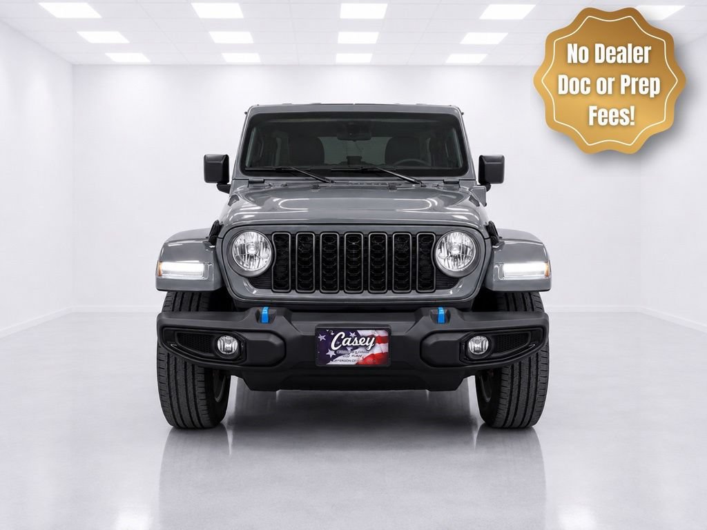 Used 2024 Jeep Wrangler Unlimited w/ Convenience Group AWD/4WD image 3