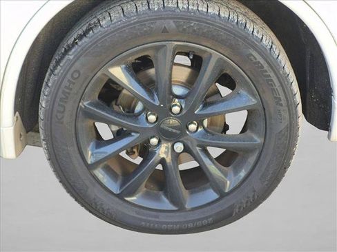Used 2017 Dodge Durango GT w/ Premium Group AWD/4WD image 16