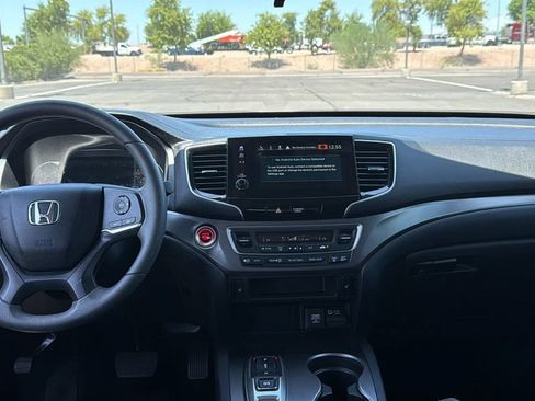 Used 2021 Honda Pilot EX image 4